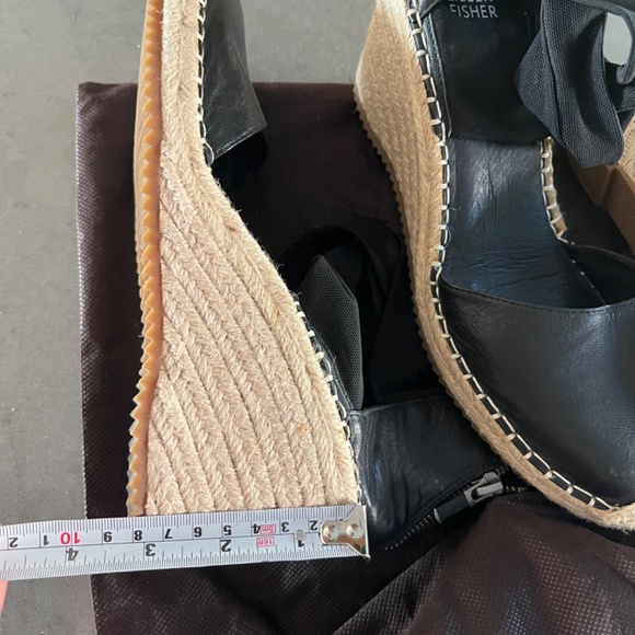 Eileen Fisher espadrille closed toe wedge - Picture 4 of 5